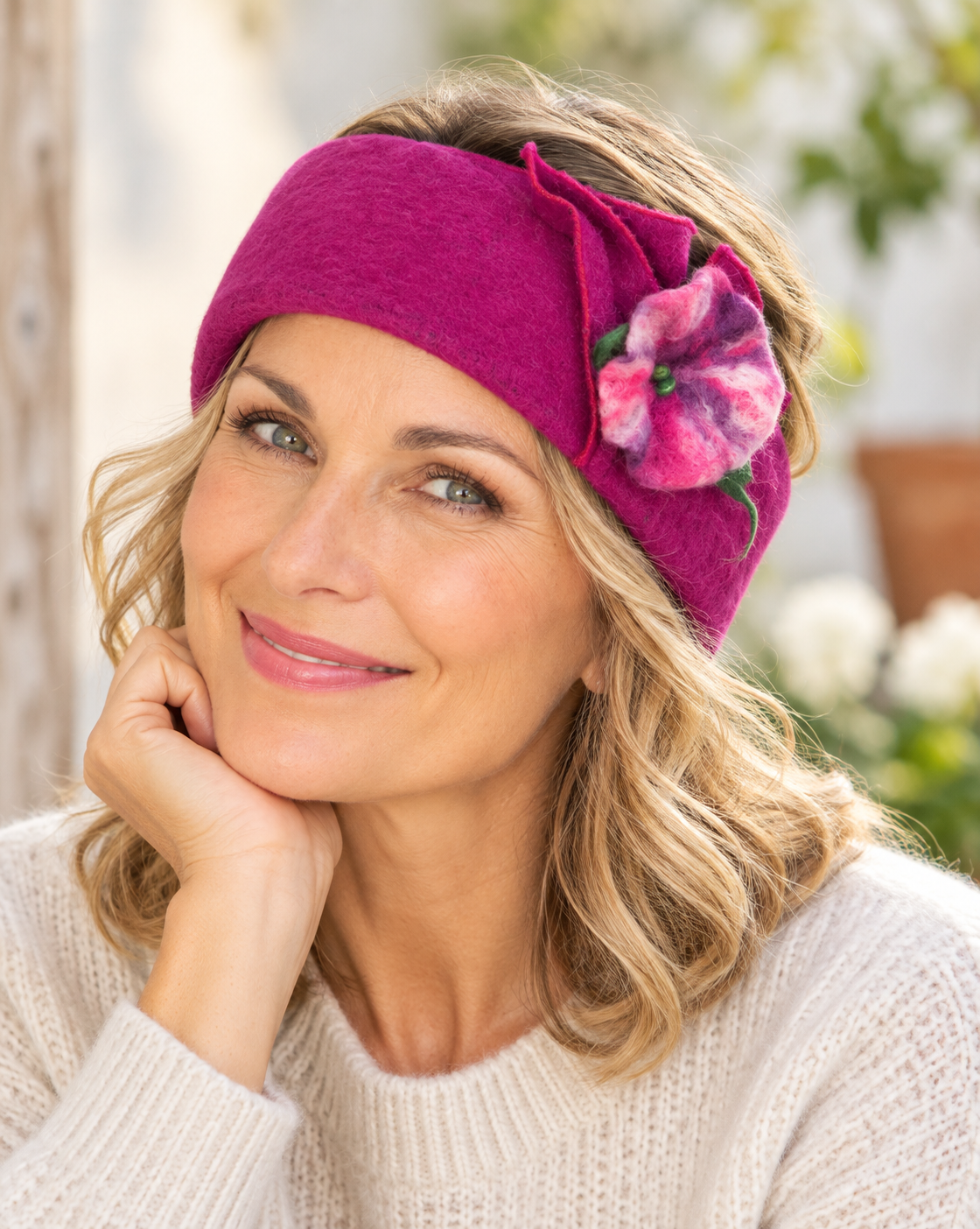 Damen Stirnband aus Filz Beerenzauber mit dekorativer Blume – warmes Winter Stirnband